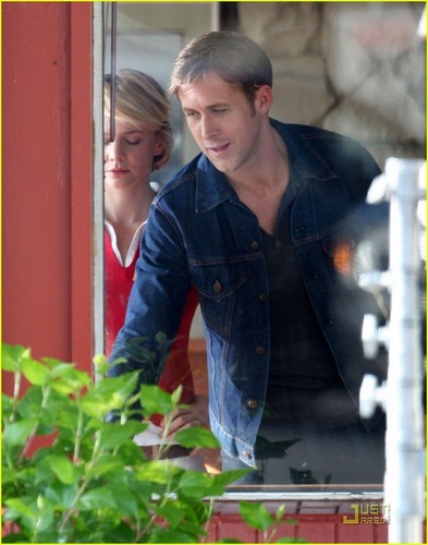 Carey Mulligan & Ryan Gosling 'Drive' to Dennys