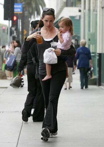 Jen & Seraphina out and about in Santa Monica 10/15/10