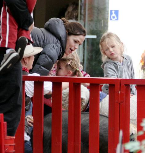 Jen takes Violet and Seraphina to a Petting Zoo!