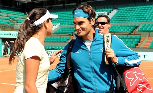  Roger Federer kisses Ana Ivanovic