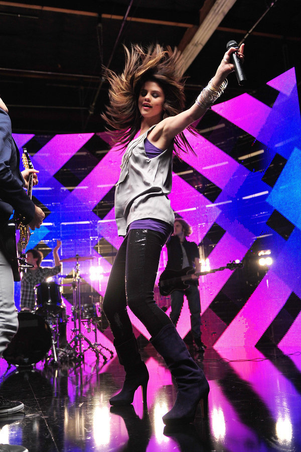 selena gomez falling down. Selena Gomez: Falling Down