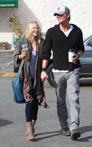  Chad Michael Murray and Kenzie Dalton: Coffee 商店 Couple