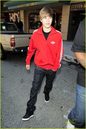  Justin in Beverly Hills
