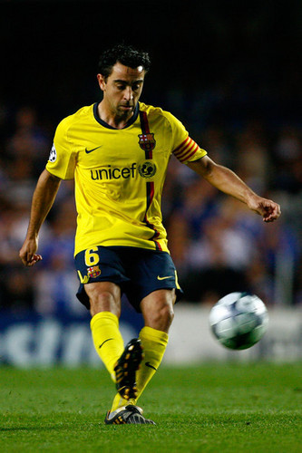 Xavi playing for Barcelona