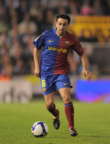 Xavi playing for Barcelona