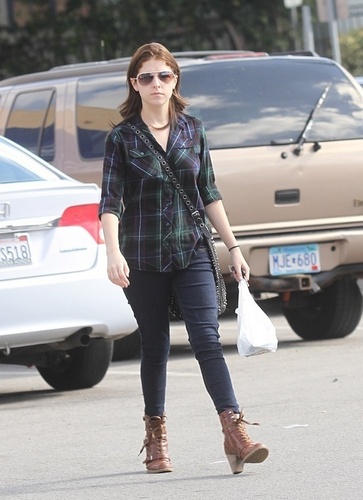 Anna Kendrick in West Hollywood, 30/10/10