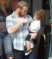 Cam Gigandet and his family 25/10/10 - twilight-series photo