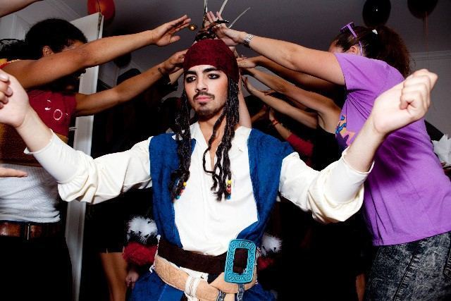 Ridiculous photos Captain-Jack-Joe-Sparrow-joe-jonas-16670240-640-427