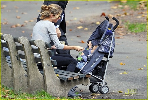 Gisele Bundchen & Baby Benjamin: Central Park Pair