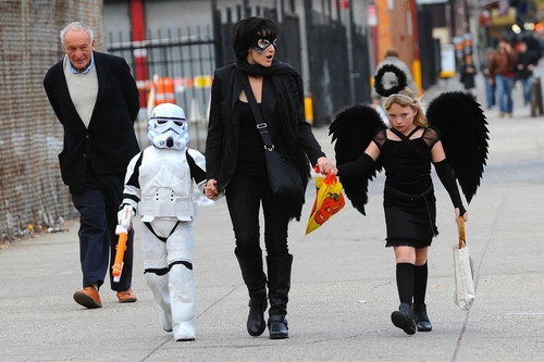  Kate Winslet and kids celebrate Halloween in the West Village