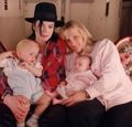 MJ with his children - michael-jackson photo