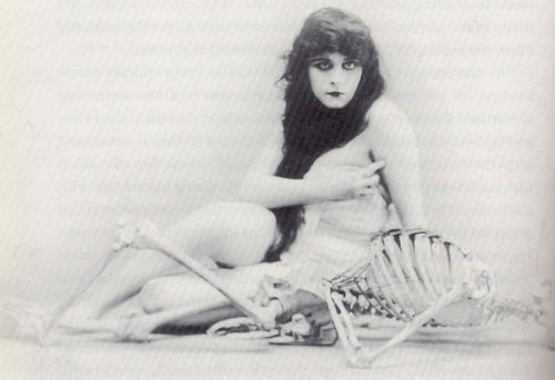  Theda Bara with skeleton