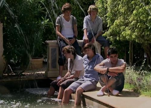 1direction at the judges house very rare pic :) x