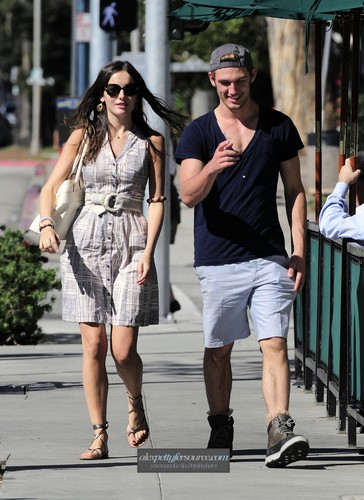  Alex Having Lunch with Camille Belle [Nov 2]
