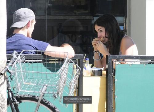  Alex Having Lunch with Camille Belle [Nov 2]
