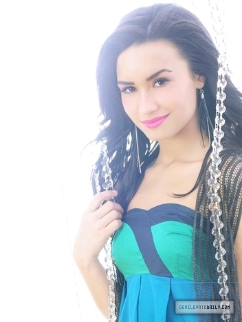  Demi Lovato - J Magnani 2009 for Pop estrela magazine photoshoot