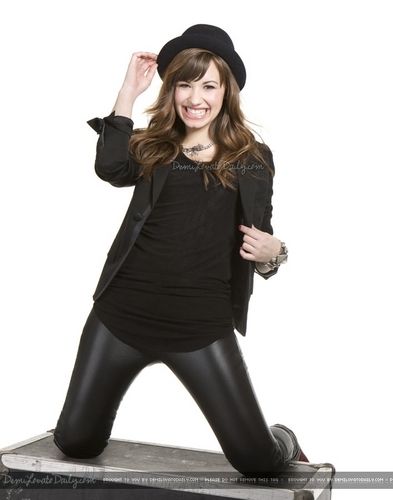  Demi Lovato - S Nields 2008 for Don't Forget album photoshoot