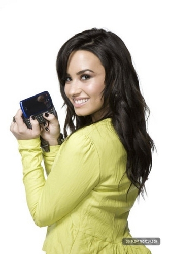 Demi Lovato - S Nields 2009 for AT&T photoshoot