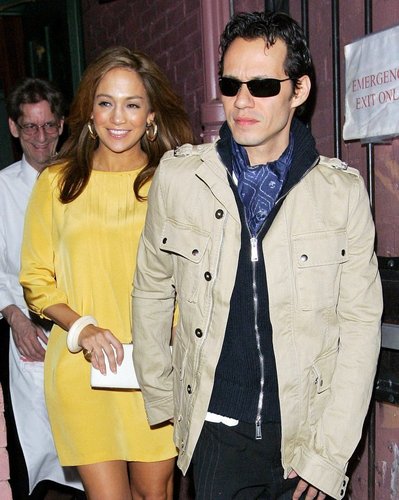  Jennifer Lopez leaving restaurant in NY,2008