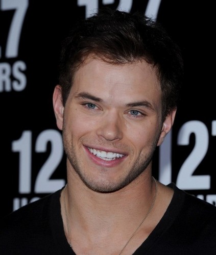  Kellan @ Premiere Of raposa Searchlight Pictures' "127 Hours"