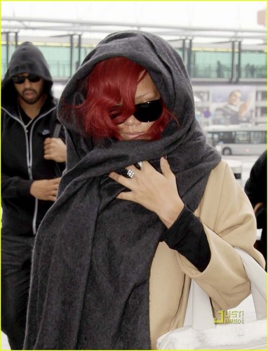  Rihanna: Londres Departure with Matt Kemp