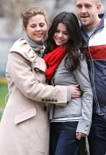  Selena Gomez in Paris