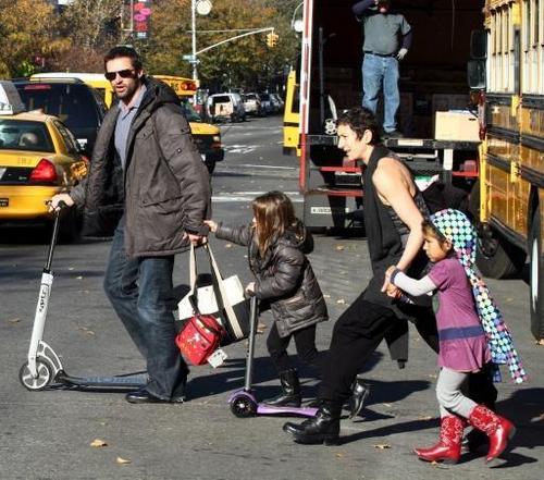  hugh jackman picks up his daughter eva from school november 3, 2010