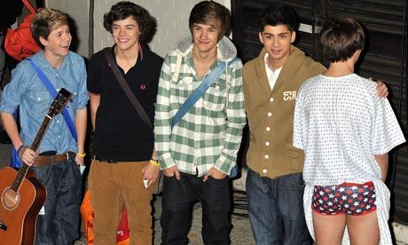  1 Direction The Hotest Boyband Eva (look at louis lol) :) x
