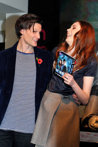 Matt & Karen at HMV signing