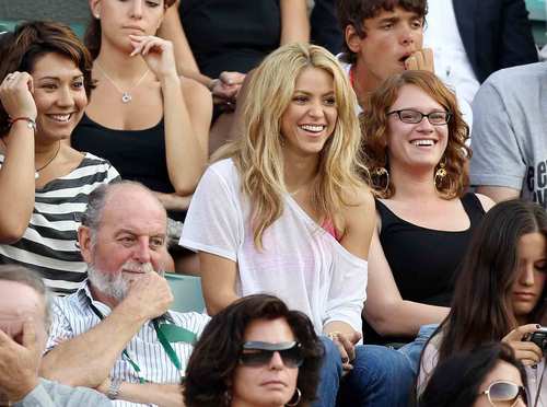  Whom loves Shakira? Piqué of Nadal ?