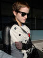 Emma arrived at KFC airport in NYC - harry-potter photo