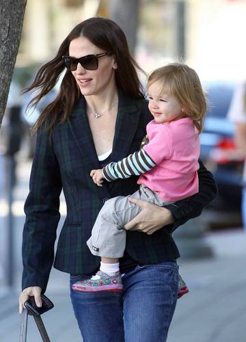  Jen And Seraphina Go Out To Breakfast!