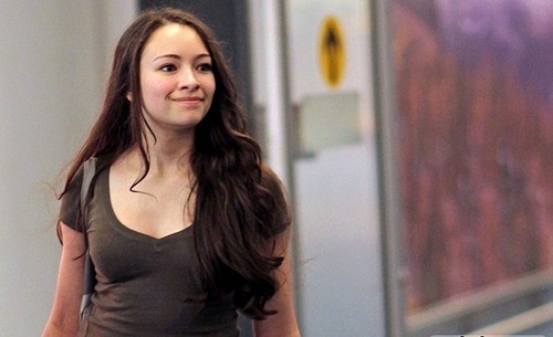 Jodelle Ferland at Vancouver airport-11/10/10