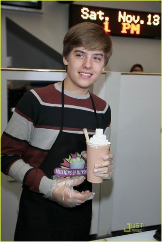  lebih Dylan and Cole Pics at MOM Event!!