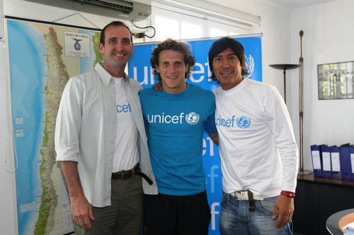 Diego Forlan in Chile for "UNICEF" 16.11.2010