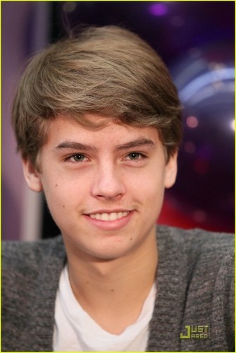  Dylan and Cole 更多 Pics At Million Of Shakes!!