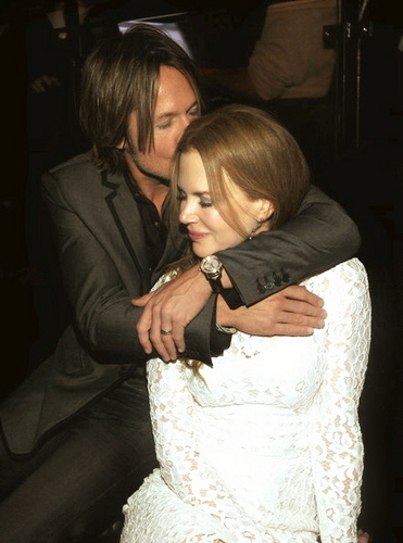  Keith Urban and Nicole Kidman at CMA awards 2010