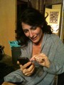 Lisa trying to figure out how to tweet - house-md photo
