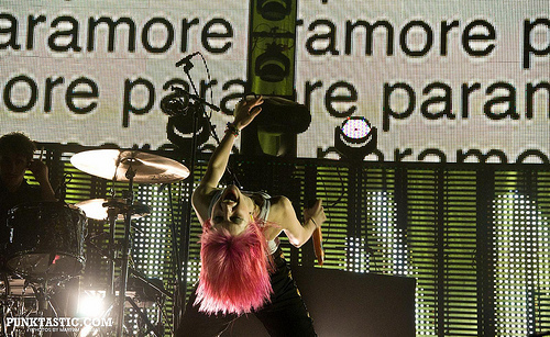  Paramore - 15.11. 2010 - Luân Đôn O2