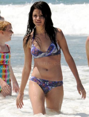 selena gomez in bikini 2010. selena in a ikini