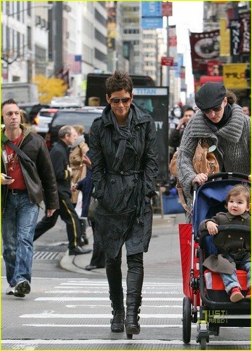 Halle Berry: Out with a Friend in Midtown Manhattan!