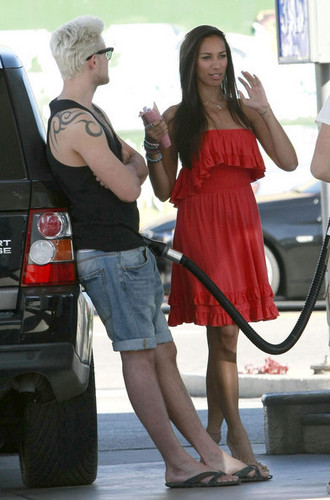  Leona Lewis Getting Gas In Los Angeles
