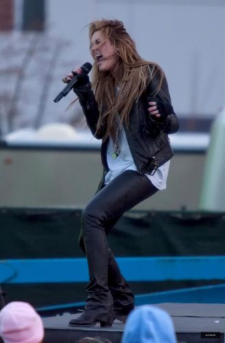  Miley Performing at the Microstore Grand Opening in Bellvue,Washington,November 20th,2010
