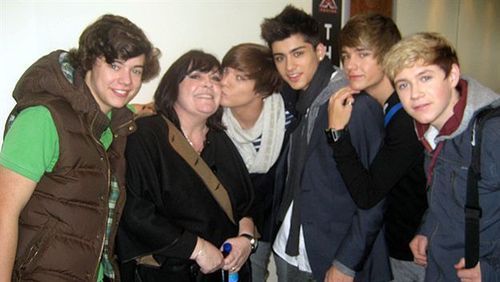  1 Direction Wiv Mary Behind The Scenes :) x