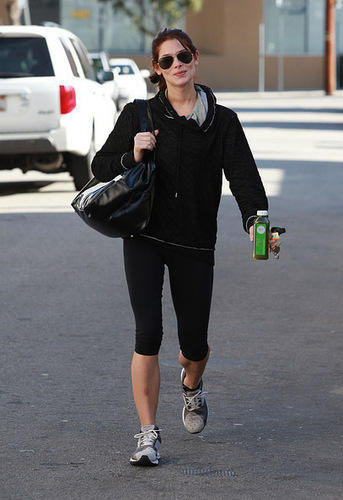  24.11 - Ashley went to the gym in Studio City