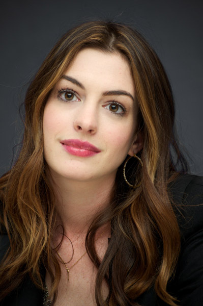 love and other drugs anne hathaway. anne hathaway love and other