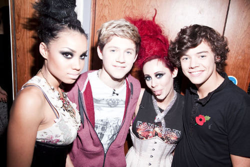  Cutie Niall & Flirty Harry Wiv Esther & Rebecca From Belle Amie :) x