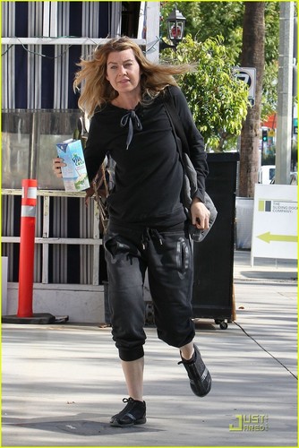 Ellen out and about 11/24/10