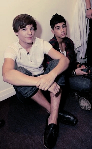  Funny Louis & Sizzling Hot Zayn Behind The Scenes (Zayn Owns My دل & Always Will) :) x