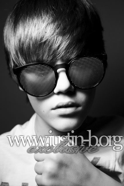 pics of justin bieber with glasses. Hes rockin#39; the glasses !
